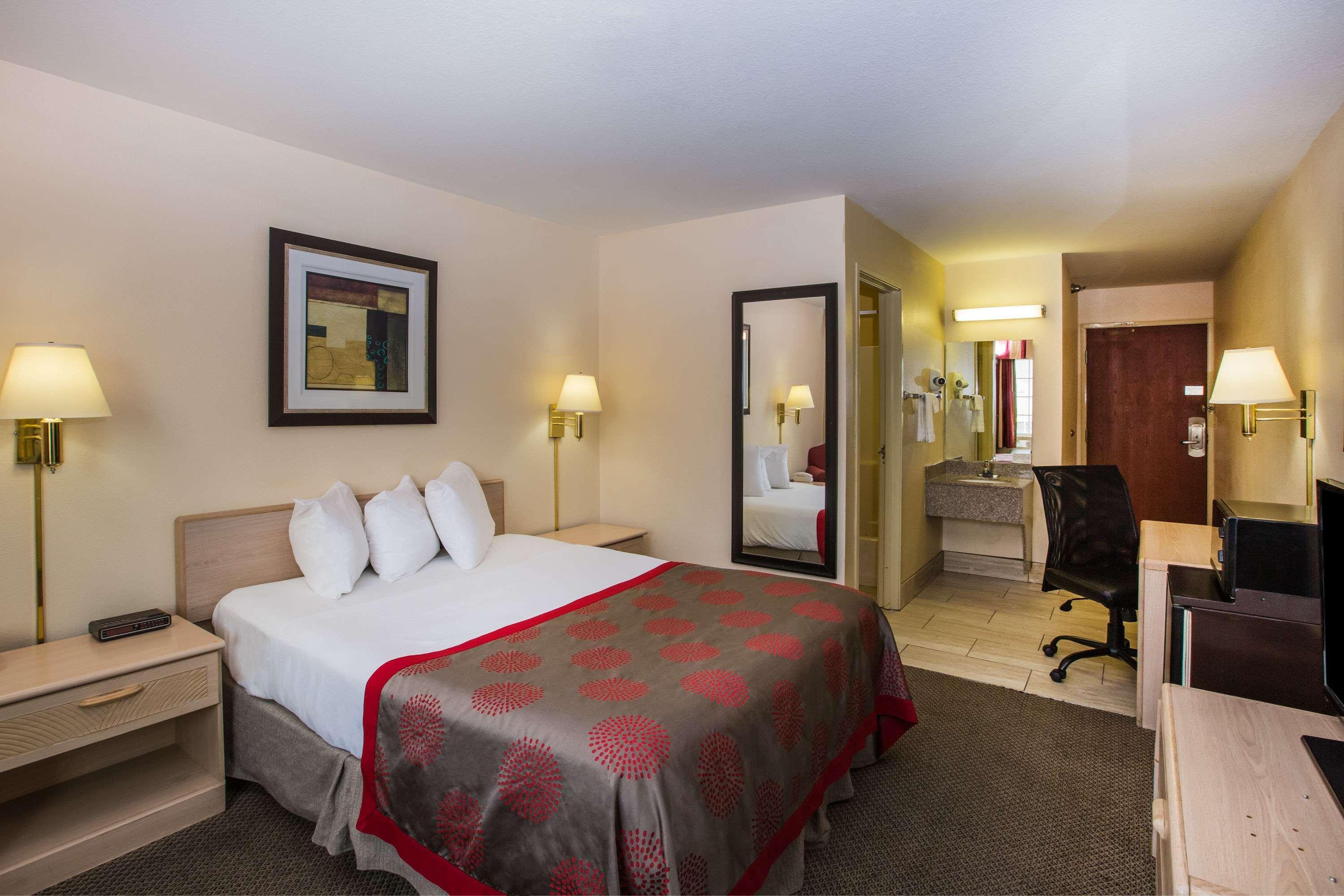 Ramada By Wyndham Sioux Falls Exterior foto