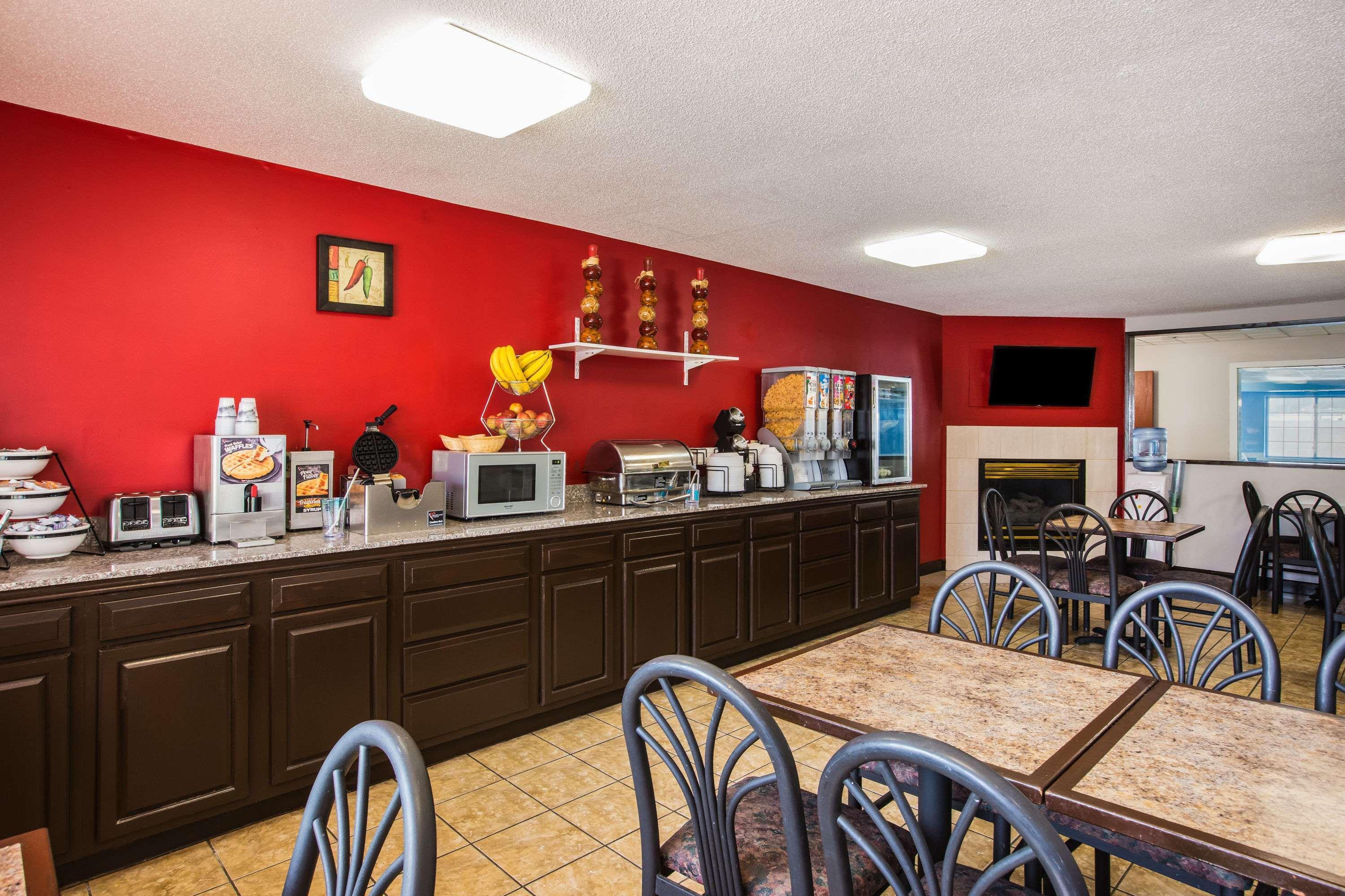 Ramada By Wyndham Sioux Falls Exterior foto